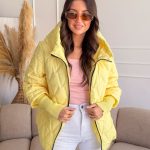 Kurtka pikowana z dzianinowymi rękawami Bananowa – Quilnara 2