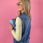 Kamizelka jeansowa z naszywkami – Patchora 2