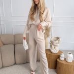 Komplet elegancki: koszula i spodnie z cyrkoniami Beżowy – Crystal Tailor 3