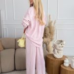 Komplet elegancki: koszula i luźne spodnie z haftowaniem Różowy – Embro Elegance 4