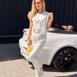 Elegancki komplet wiskozowy z wiązaną bluzką i spodniami Śmietankowy – Viscara 1