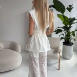 Elegancki komplet: marynarka bez rękawów i spodnie koronkowe Biały – Lacevia 3