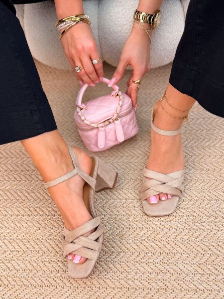 Sandały zamszowe na niskim obcasie Beżowy – Veloura Heel 1